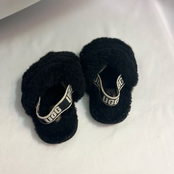 UGG  Toddler slippers size 6 - Picture 2 of 3
